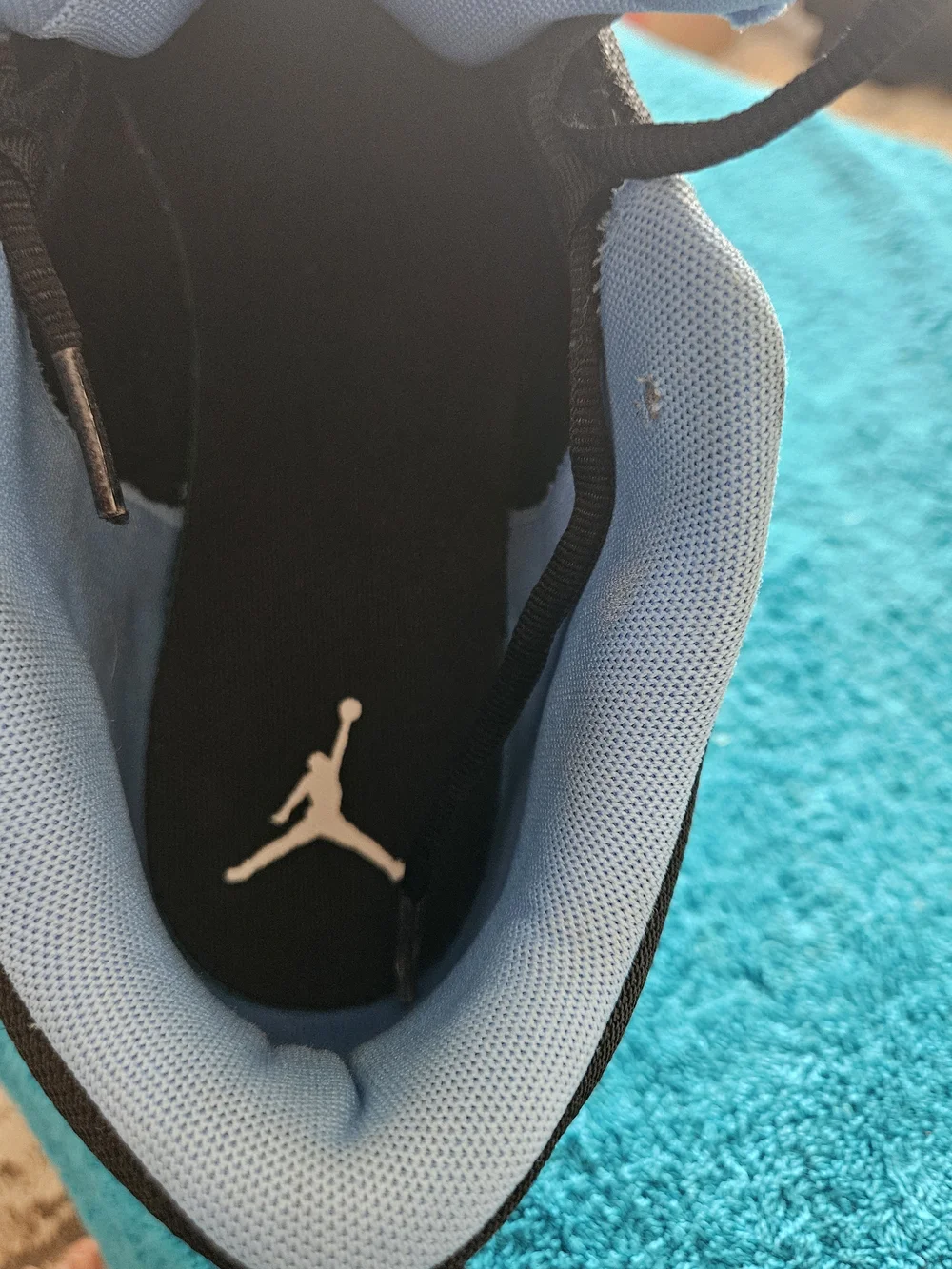 Jordan Max Aura 6 Sneakers